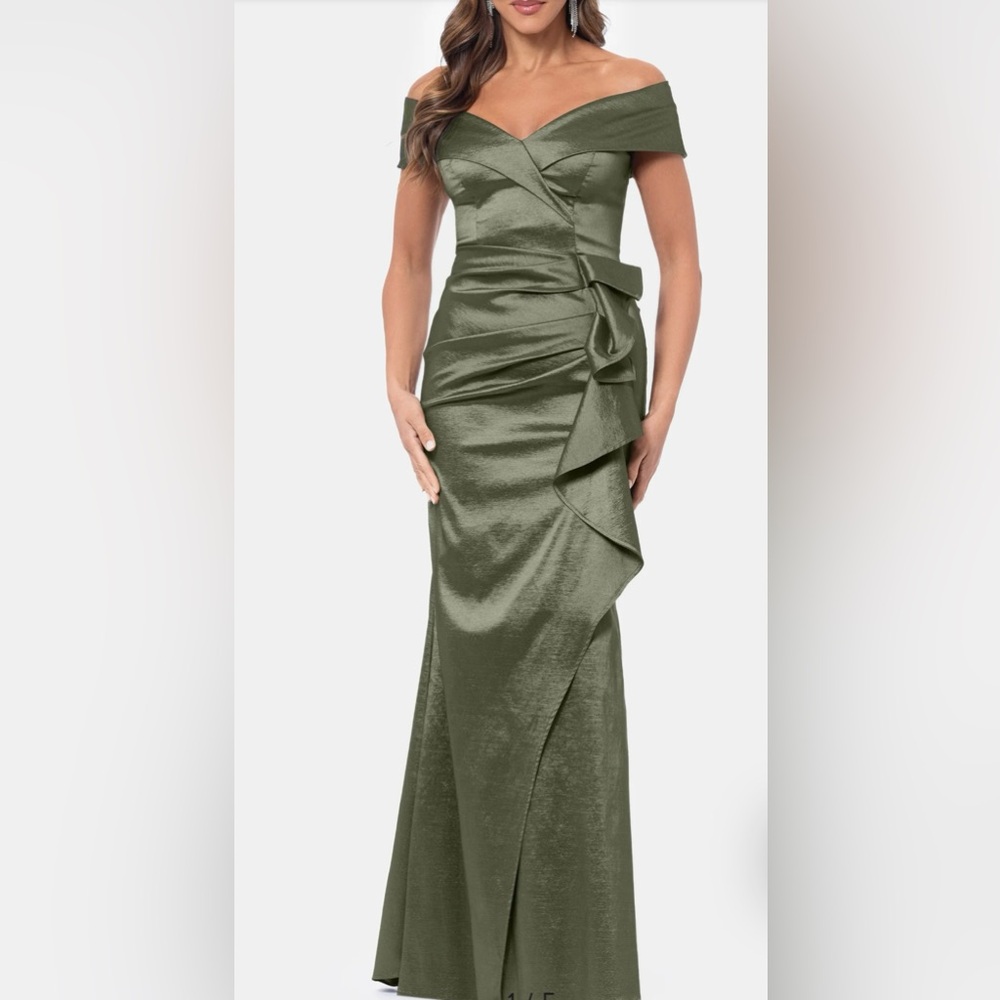 Xscape Evening Off the Shoulder Taffeta Gown size 10 NWT